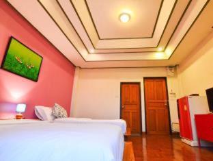 Wua Lai Bed & Breakfast | Budget-Friendly Norn-Nanta House with Breakfast Included