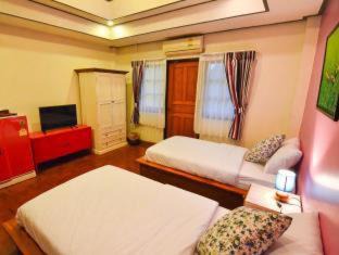 Wua Lai Bed & Breakfast | Budget-Friendly Norn-Nanta House with Breakfast Included