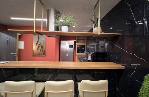 Setor Noroeste Apartment | Noroeste: Elegant Retreat with Spa and Family Amenities