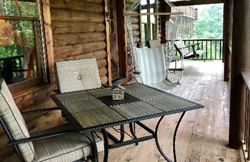Big Creek Cabin | Discover Dawson Creek Lakefront Rentals with Dock & Pool