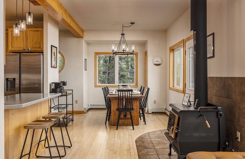 Ester House | Experience Norrsken View: Family-Friendly with Spa & Sauna
