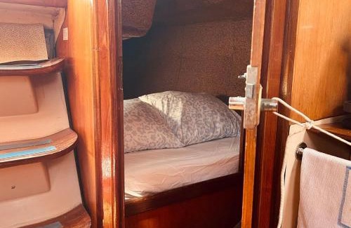 Lisbon Boat Rental | Nortada Central Boat Escape