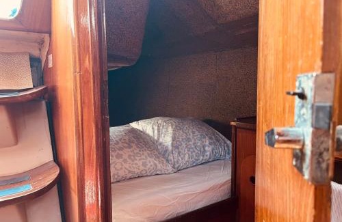 Lisbon Boat Rental | Nortada Central Boat Escape
