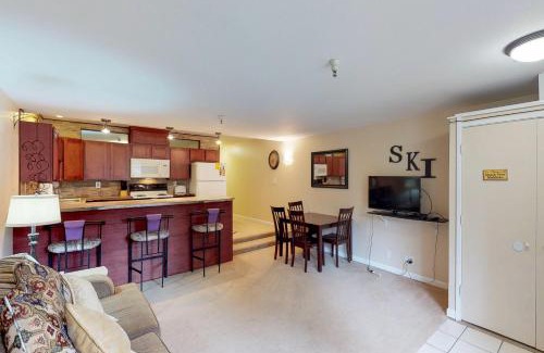 Alyeska Apartment | Family-Friendly North #405: Your Ideal Budget Retreat
