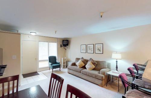 Alyeska Apartment | Family-Friendly North #405: Your Ideal Budget Retreat
