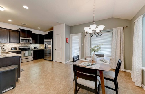 Anderson Mill House | North Austin Corporate-Ready 3BR