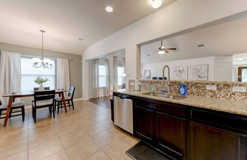Anderson Mill House | North Austin Corporate-Ready 3BR