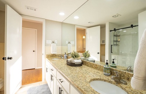 Barrington Oaks House | Family-Friendly Home in North Austin with Large Backyard