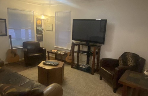 Allandale Condo | Charming North Central Austin Retreat with Pet-Friendly Amenities