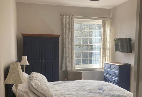 East Drayton Bed & Breakfast | Enjoy Family-Friendly Stays at North Clifton Hall with Hot Tub