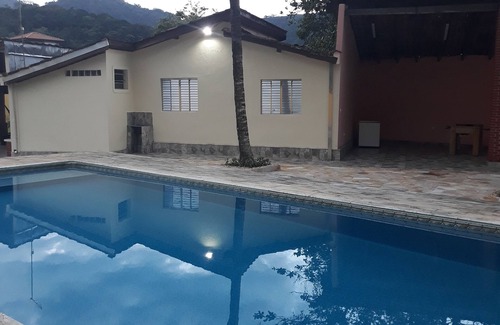 Caraguatatuba House | Beachside Retreat: North Coast Near Cocanha Beach