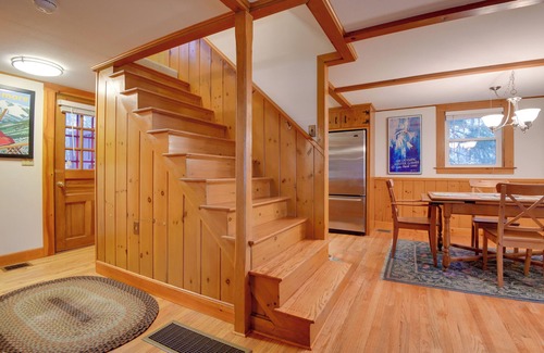 Cranmore Birches Cottage | Cozy North Conway Home - Walk to Cranmore Slopes!