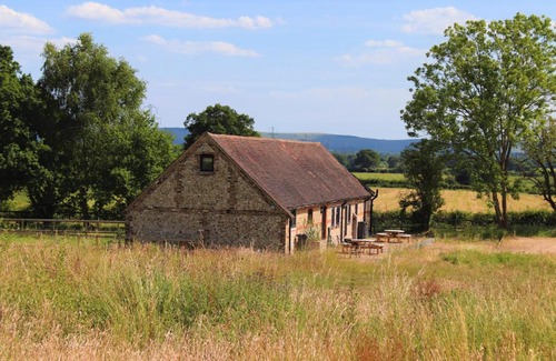 Staplefield Bed & Breakfast | Charming North Cottage: A Pet-Friendly Retreat in Sussex