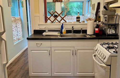 Mattituck House | North Fork Getaway: Walk to Beach with Spa & Ocean View