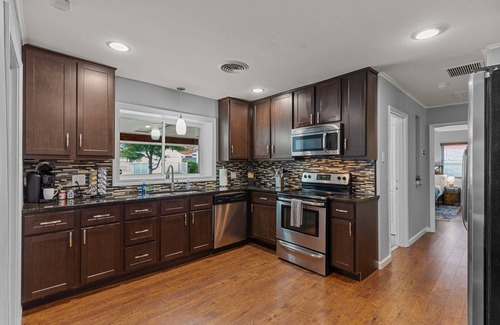 Northampton House | North Hampton Comfort with Private Backyard