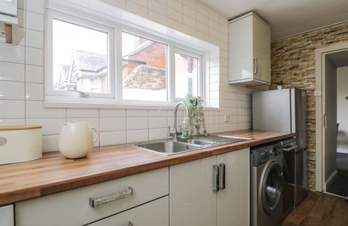 Weymouth Cottage | NORTH HARBOUR HOUSE: Pet Friendly Oasis with Hot Tub
