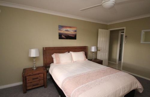 North Haven House | Family-Friendly Retreat at North Heaven Station, 4-Star Comfort