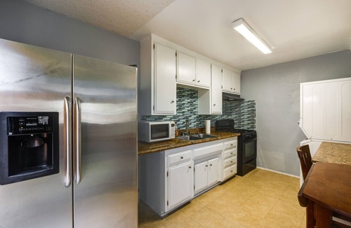 NoHo Arts District House | Convenient North Hollywood Getaway Near Universal Studios