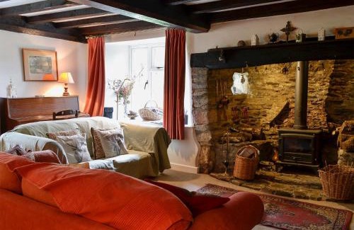 Dulverton House | Pet-Friendly Haven at North Huckham - Rated 9/10 by Guests