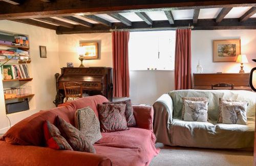 Dulverton House | Pet-Friendly Haven at North Huckham - Rated 9/10 by Guests