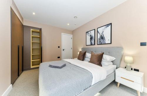 Golborne Apartment | North Kensington Getaway - Family-Friendly by Viridian Apartments