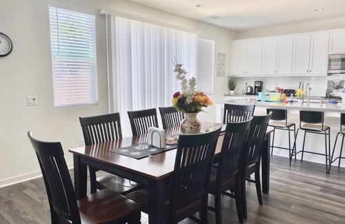 Sylmar House | Perfect Family Retreat in North LA with Pool & Spa