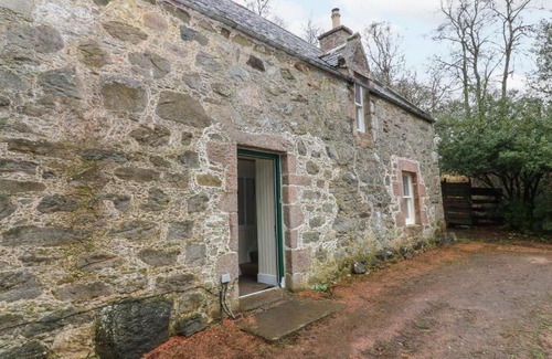 Alford House | Cozy North Mains Cottage Near Craigievar Castle