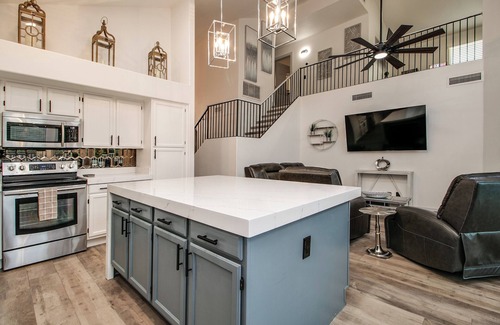 Desert Shires House | Renovated 4 Bedroom Retreat with Pool - Rated 9/10 by Guests
