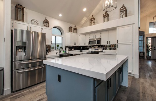 Desert Shires House | Renovated 4 Bedroom Retreat with Pool - Rated 9/10 by Guests