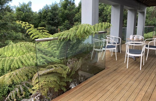Greenhithe Apartment | North Shore Private Haven with Breakfast and Family-Friendly Amenities