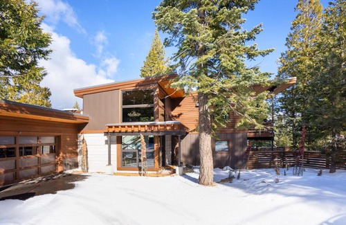 Tahoma House | Guest Rated 10/10: North Shore - West Shore Hideaway