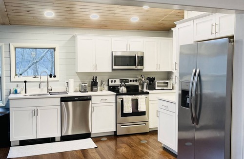 Sparrow Bush House | North Star Ranch Retreat: Secluded Getaway with Hot Tub
