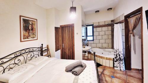 Beit Hillel Apartment | Explore North Valley Winery Suite - Family-Friendly Retreat