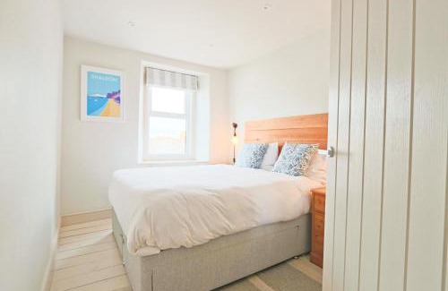 Shaldon House | Cozy North View Cottage in Shaldon Village - Pet Friendly Stay