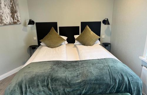 Innri-Njarthvik Apartment | Inviting Northberg Apartments: Family-Friendly & Rated 9.3/10
