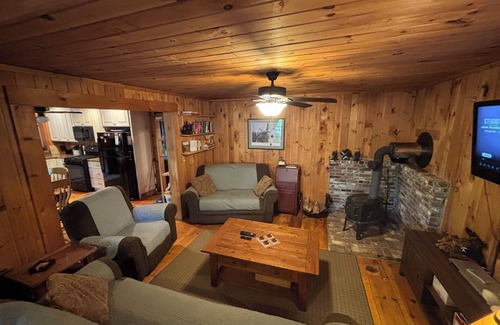 Lunenburg Cabin | Discover Northeast Kingdom at Nealpond VT - 10/10 Stay!