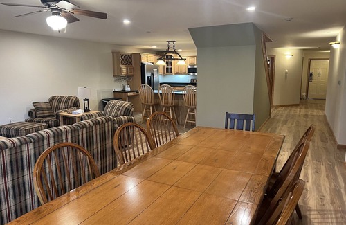 Arkdale Condo | Experience Northern Bay Golf Resort & Marina on Castle Rock Lake