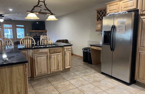Arkdale Condo | Experience Northern Bay Golf Resort & Marina on Castle Rock Lake