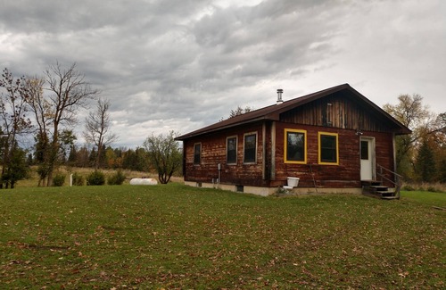 Popple Cabin | Remote Northern Cabin Getaway with Breakfast & Family Fun