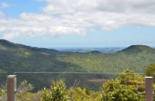 Kaitaia House | Experience Northland's Romantic Wilderness with Wi-Fi & Pool