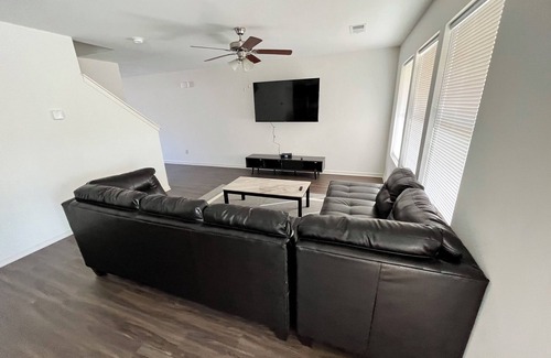 Northport House | Family-Friendly Northport Home with Pet and Breakfast Perks