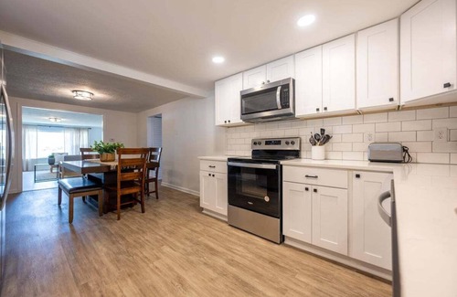 Noblesville House | Ideal Noblesville Home for Families with Great Amenities
