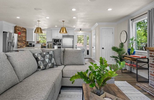 West University House | Northwest Garden w/Spa Bath Gym Fire Pit & Views