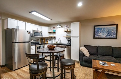 Timberline Condo | Northwoods F6: Steps from Timberline Trails & Family-Friendly