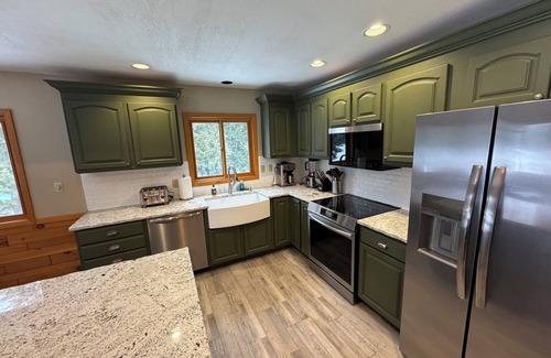 Lac du Flambeau House | Lakefront Getaway: Enjoy Lake Toys & Snowmobile Trails