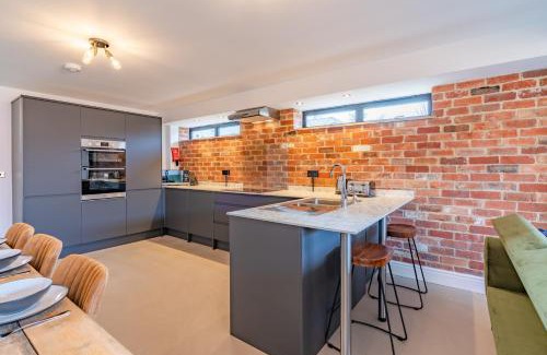 Cheltenham House | Delightful Norton Coach House – Pet & Child Friendly Escape