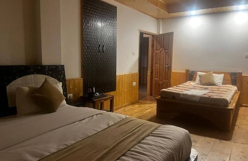 Cheog Hotel | Family-Friendly Triple Room at Norvin Homes with Breakfast
