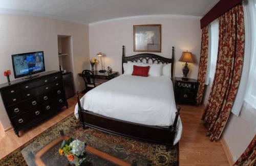 Norwalk Hotel | Relax at Norwalk Inn & Conference Center with Ocean Views