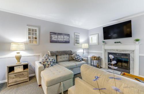 Norwich Apartment | Norwich Vacation Rental with Pool and Golf Course Views