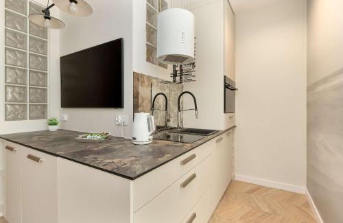 Wzgorze Swietego Maksymiliana Apartment | Norwida Bright Studio in Gdynia Close to the Sea by Noclegi Renters